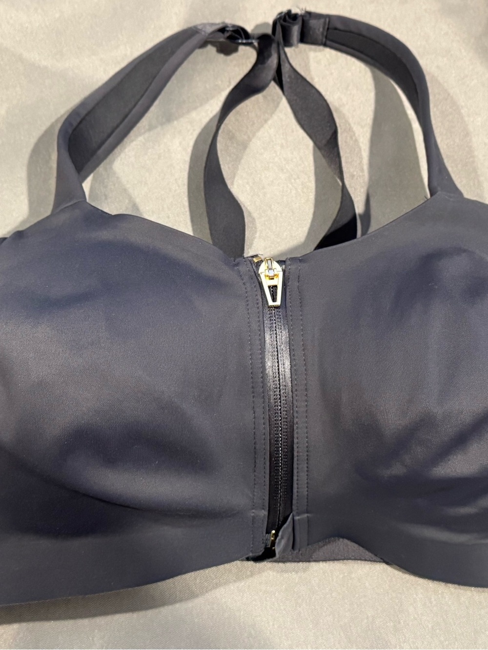 Victoria's Secret Black Front-Closure Knockout on Point sports bra 36DD